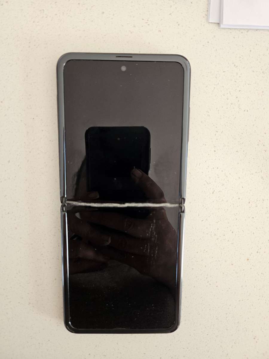 Samsung Galaxy Z Flip 1