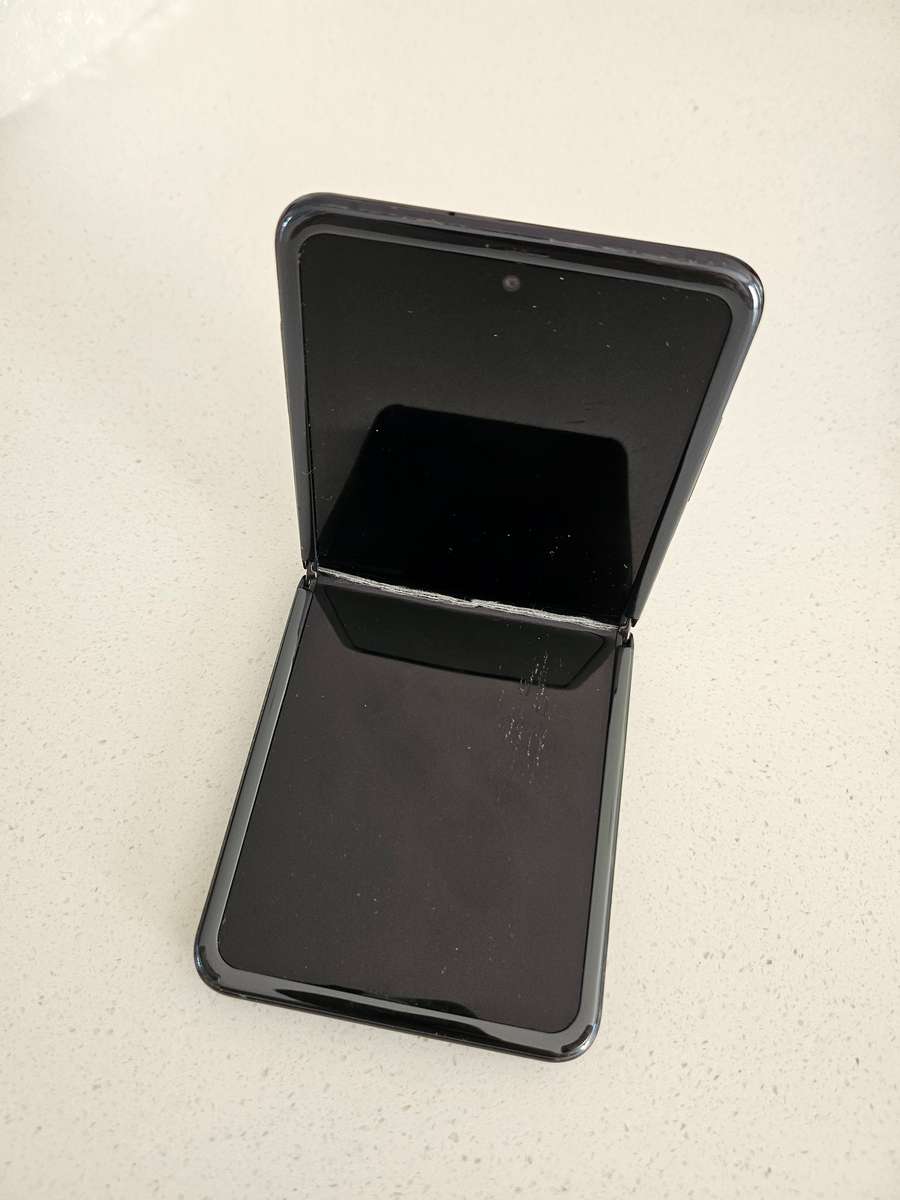 Samsung Galaxy Z Flip 1