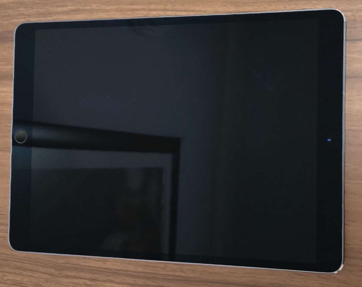 Apple IPad Pro 10.5 (2017) 64GB Grey WIFI ONLY