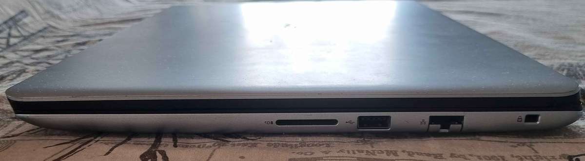 Dell Vostro 5581 i5 8265u 16GB DDR4