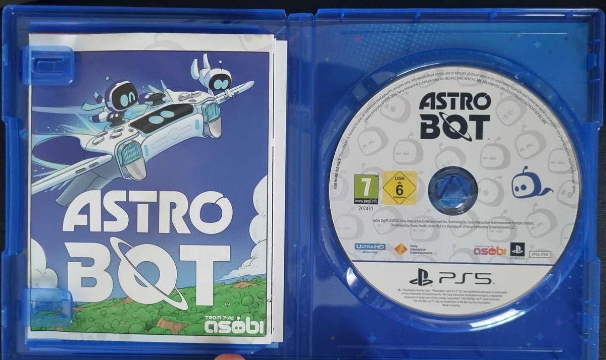 Astro Bot PS5 - Includes Poster