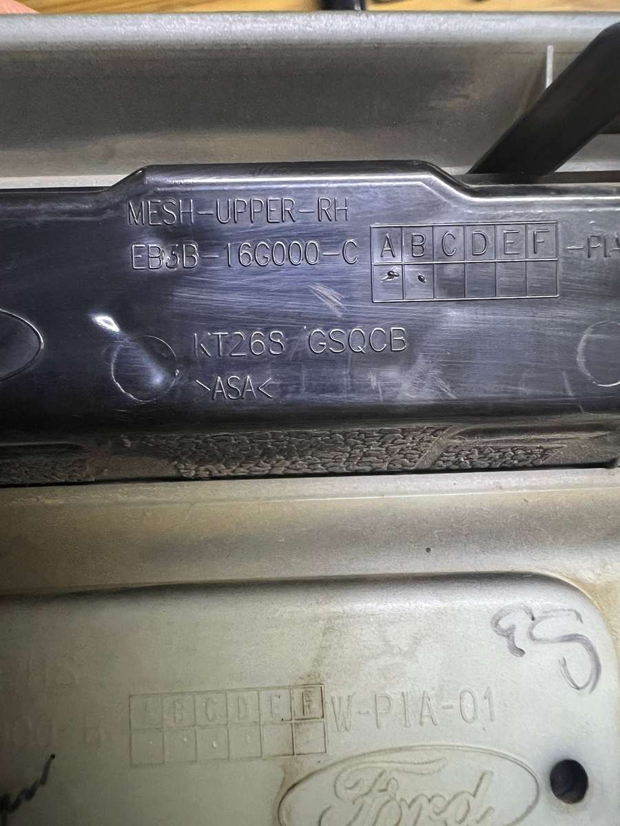 Ford Ranger Bi-Turbo Fender Grill