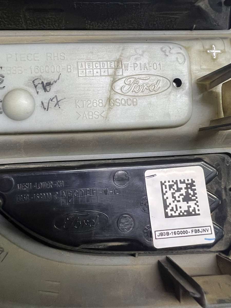 Ford Ranger Bi-Turbo Fender Grill