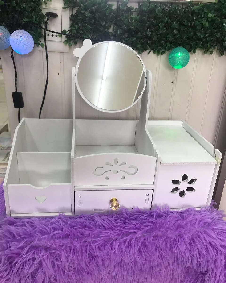 Mini Dressing Table Cosmetics Storage Rack