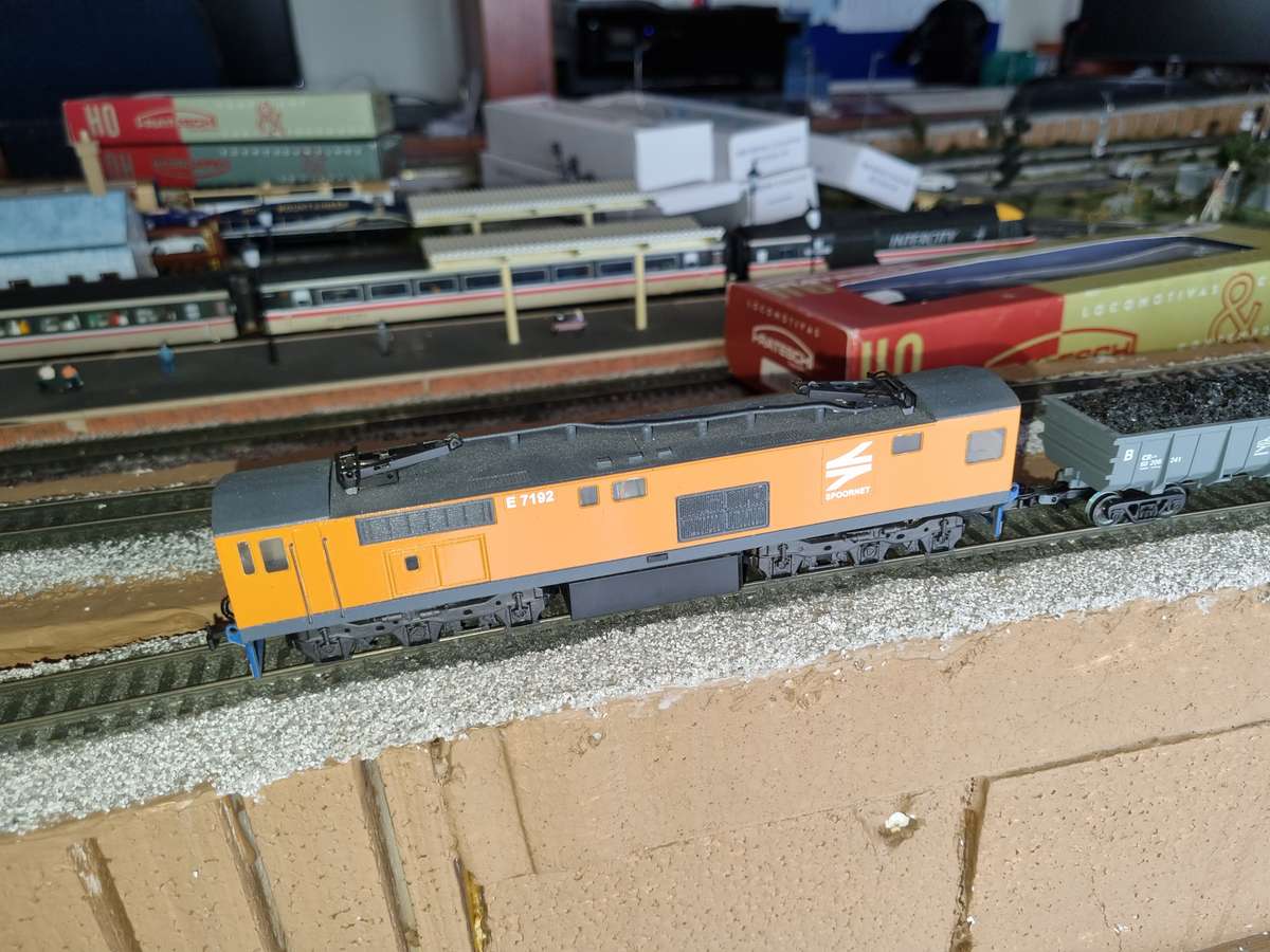 SAR class 20E electric locomotive, DCC with sound. HO scale