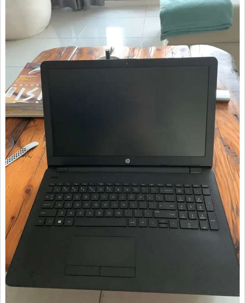 HP Laptop 4GB RAM 500GB HD (very good condition)