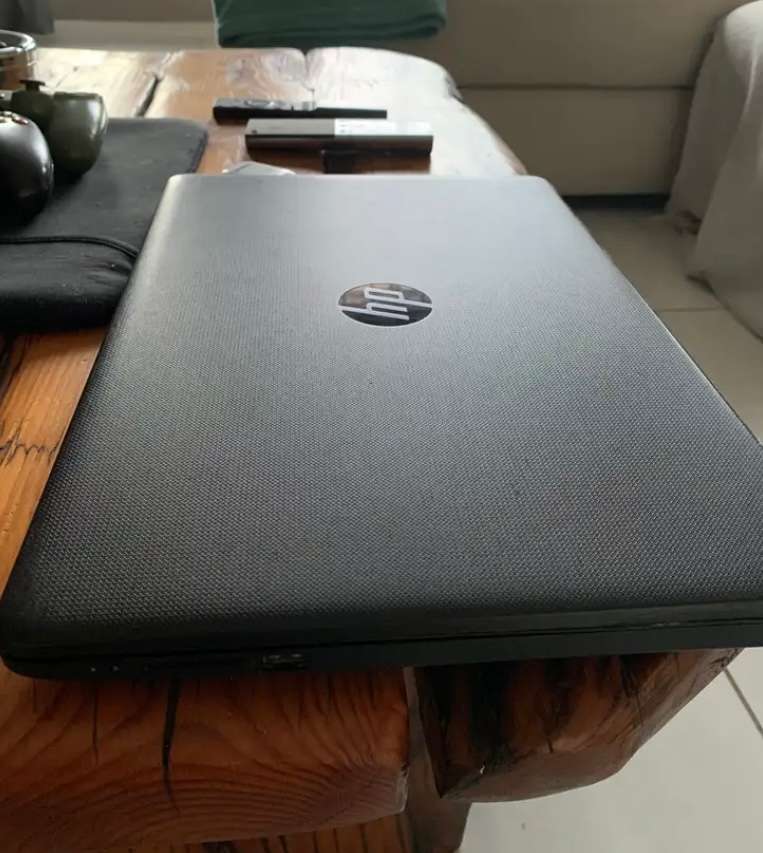 HP Laptop 4GB RAM 500GB HD (very good condition)