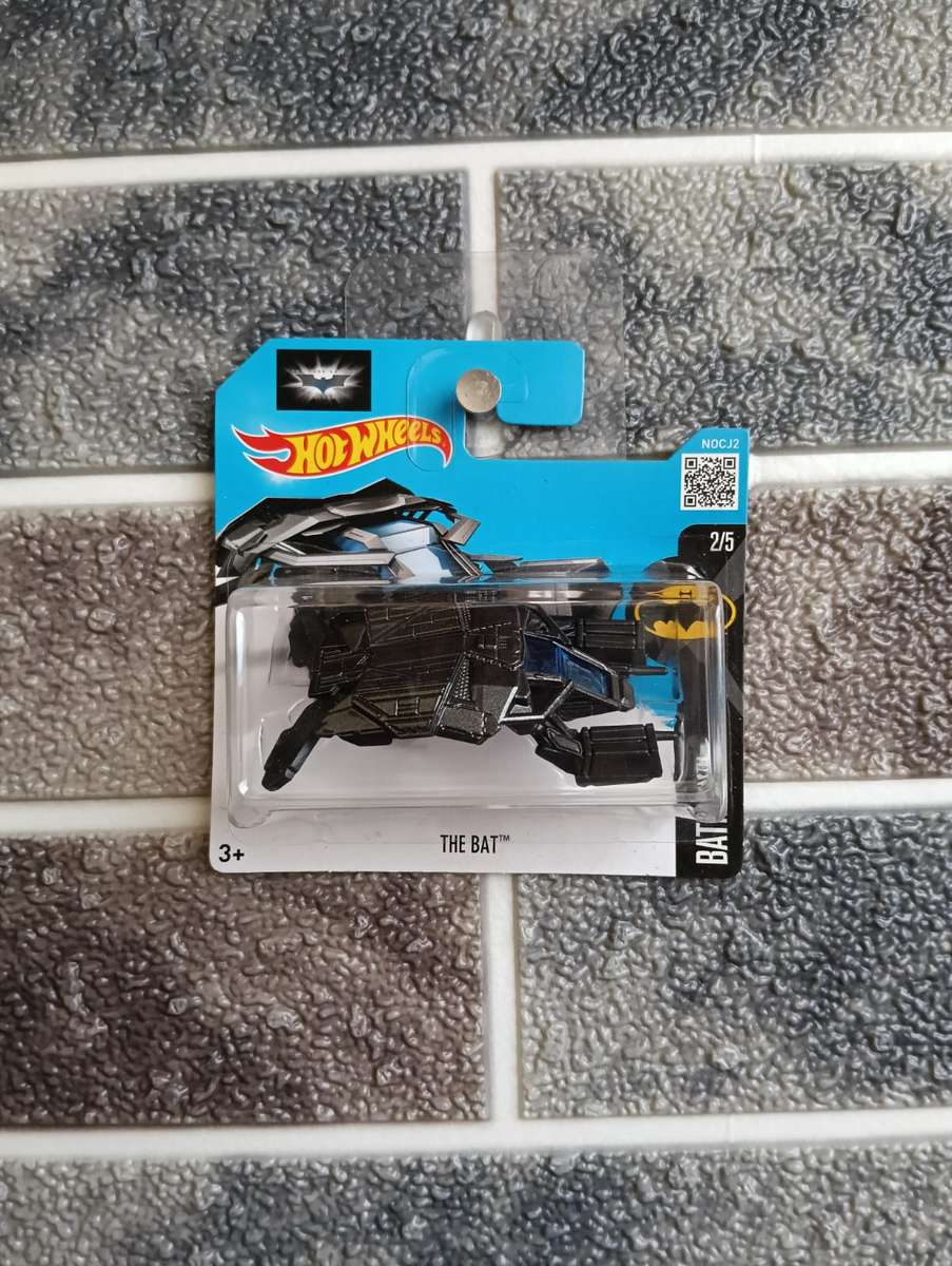 Hot Wheels The Bat 2/5 Blue Window