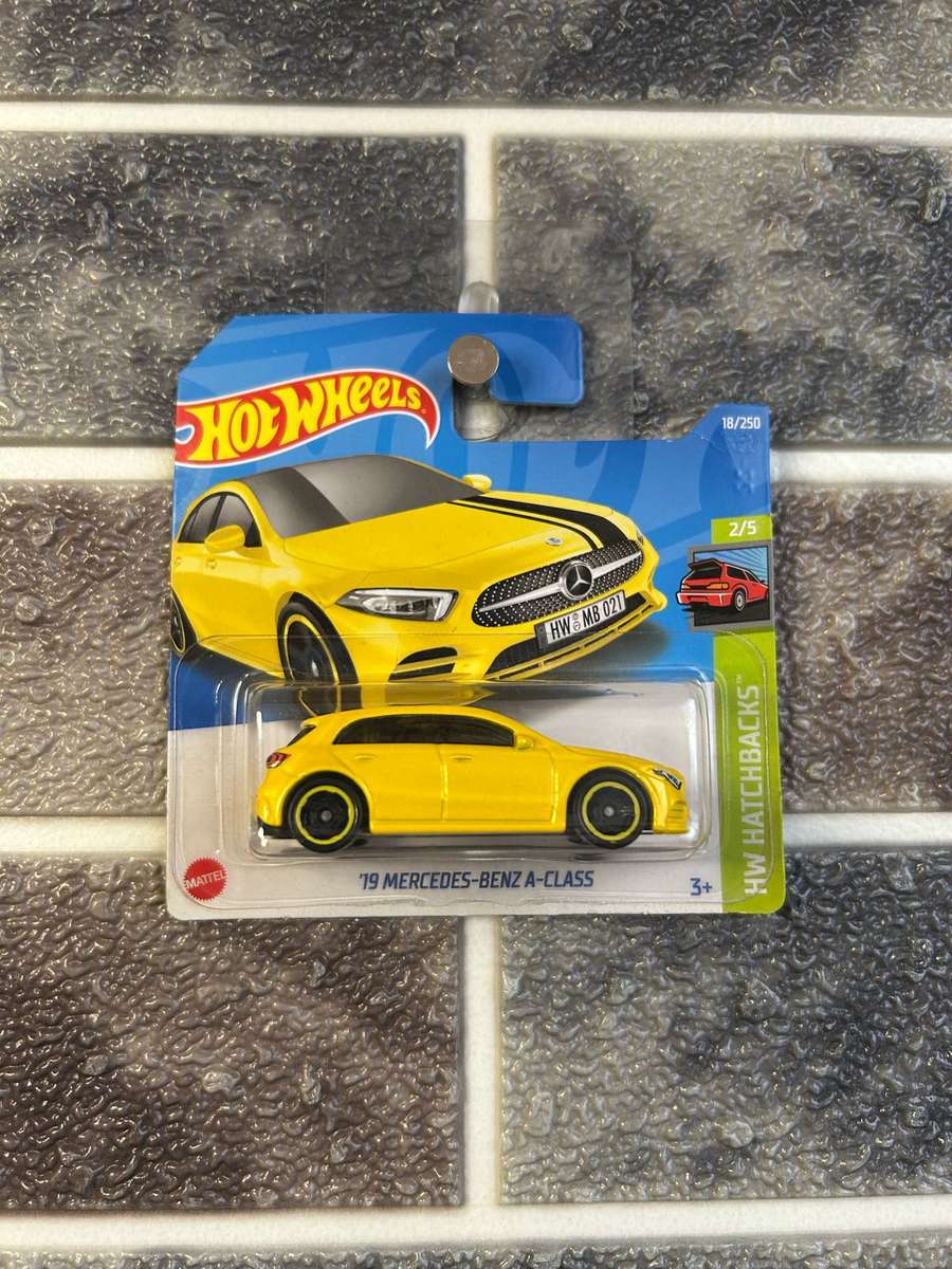 Hot Wheels 19 Mercedes-Benz A-Class 2/5