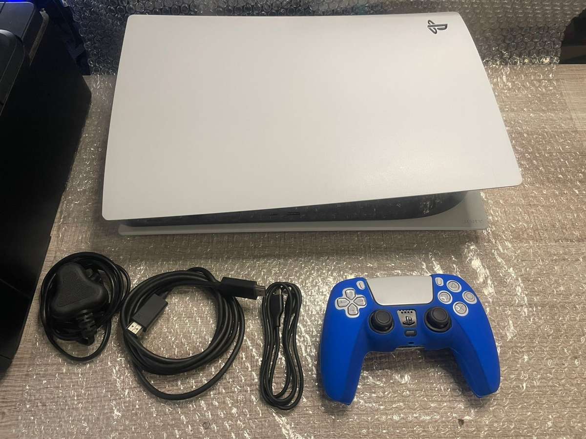 Playstation 5 ( PS5 ) Console Disk Version - Pre-Owned