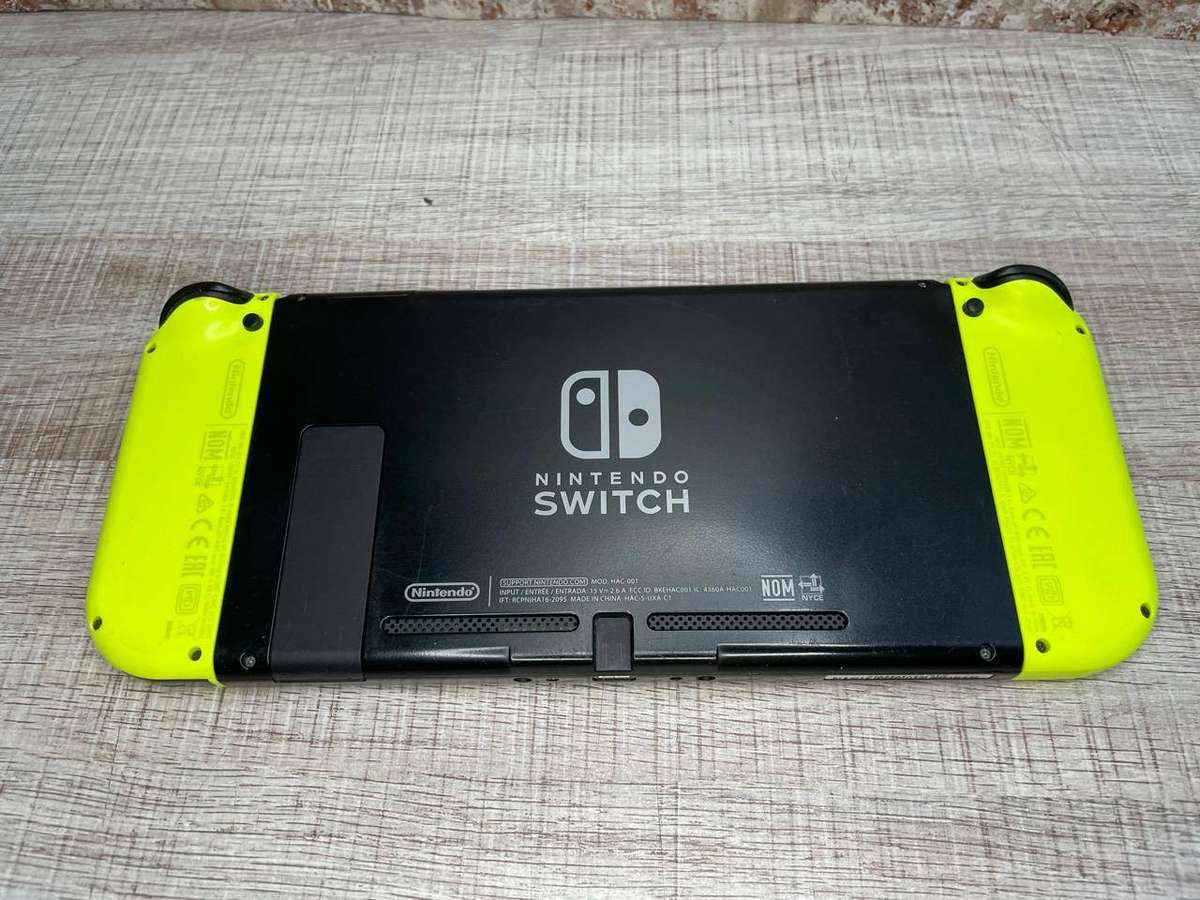 Nintendo Switch V2 - HWFly  - 64Gb Memory card