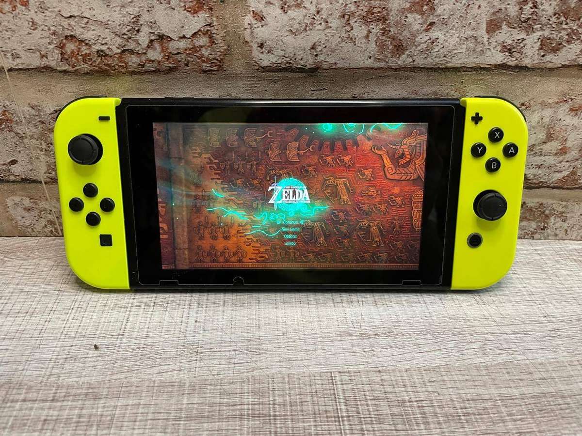 Nintendo Switch V2 - HWFly  - 64Gb Memory card