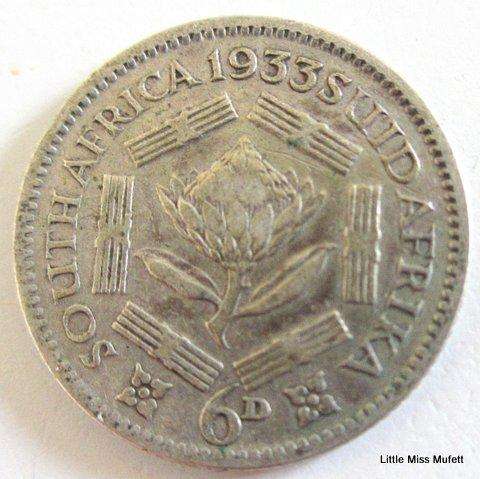 A 1933 South African 6d----CompositionSilver (.800) Weight2.83 g.