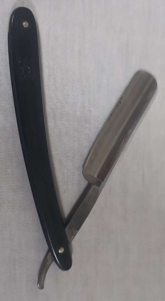 Vintage Straight Razor Shaving Set