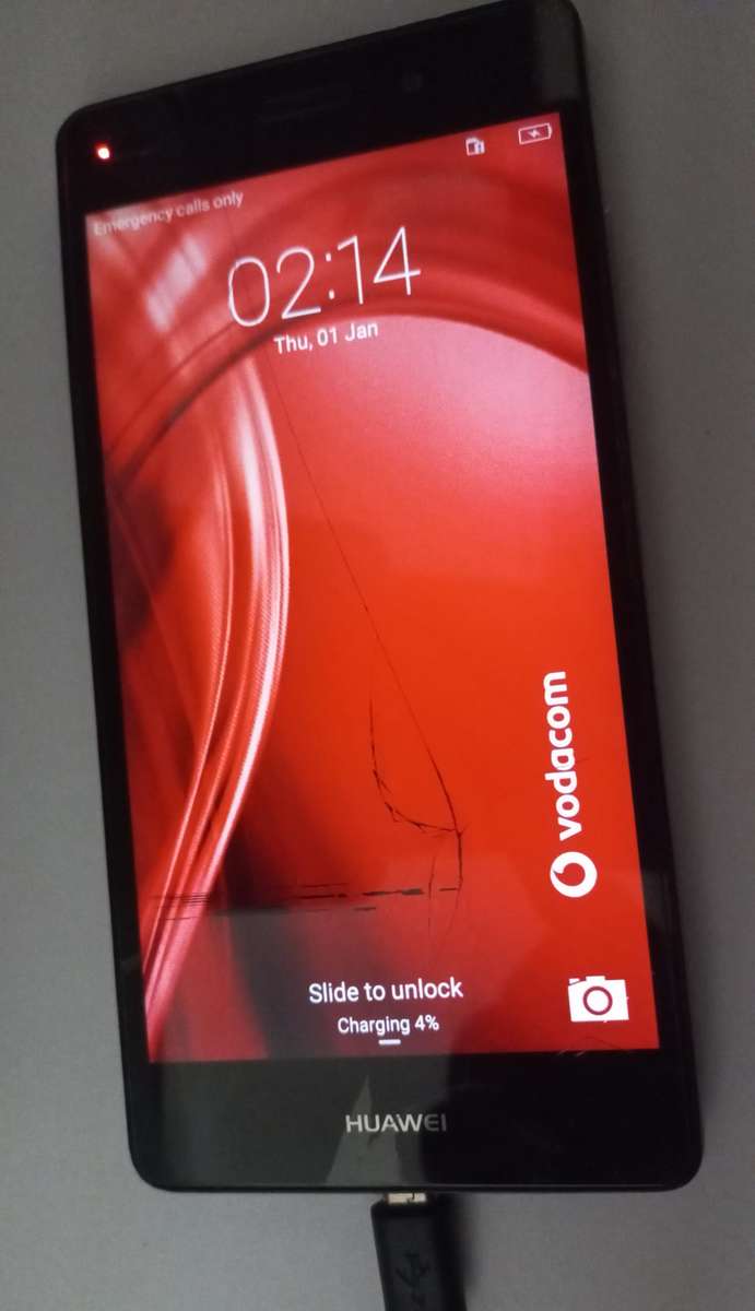 Huawei Smartphone with Cracked Screen  Fully Functional no reserve price