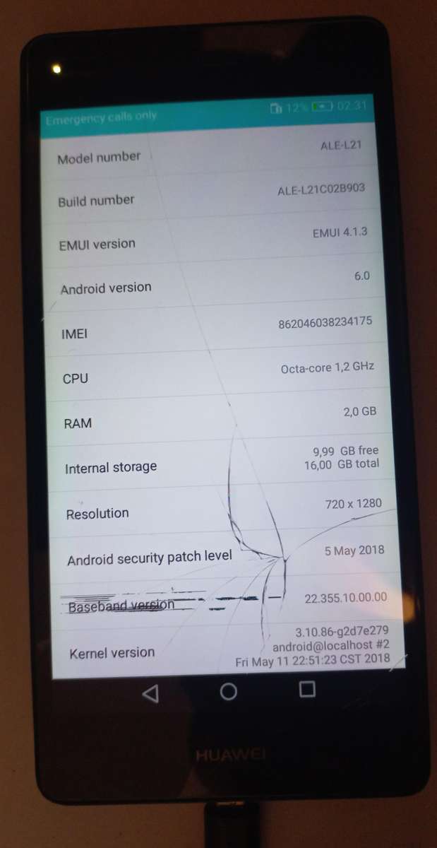 Huawei Smartphone with Cracked Screen  Fully Functional no reserve price