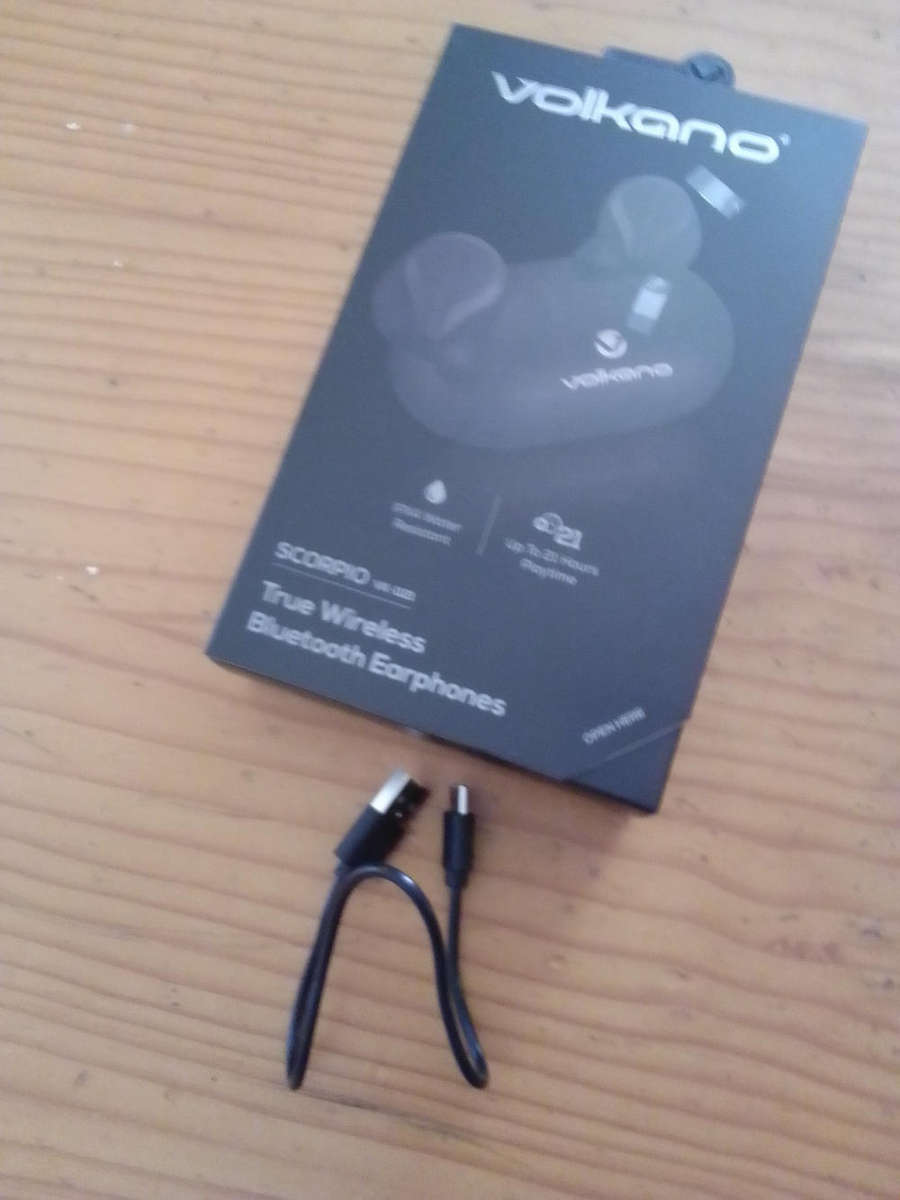 Volcano Scorpio earphones