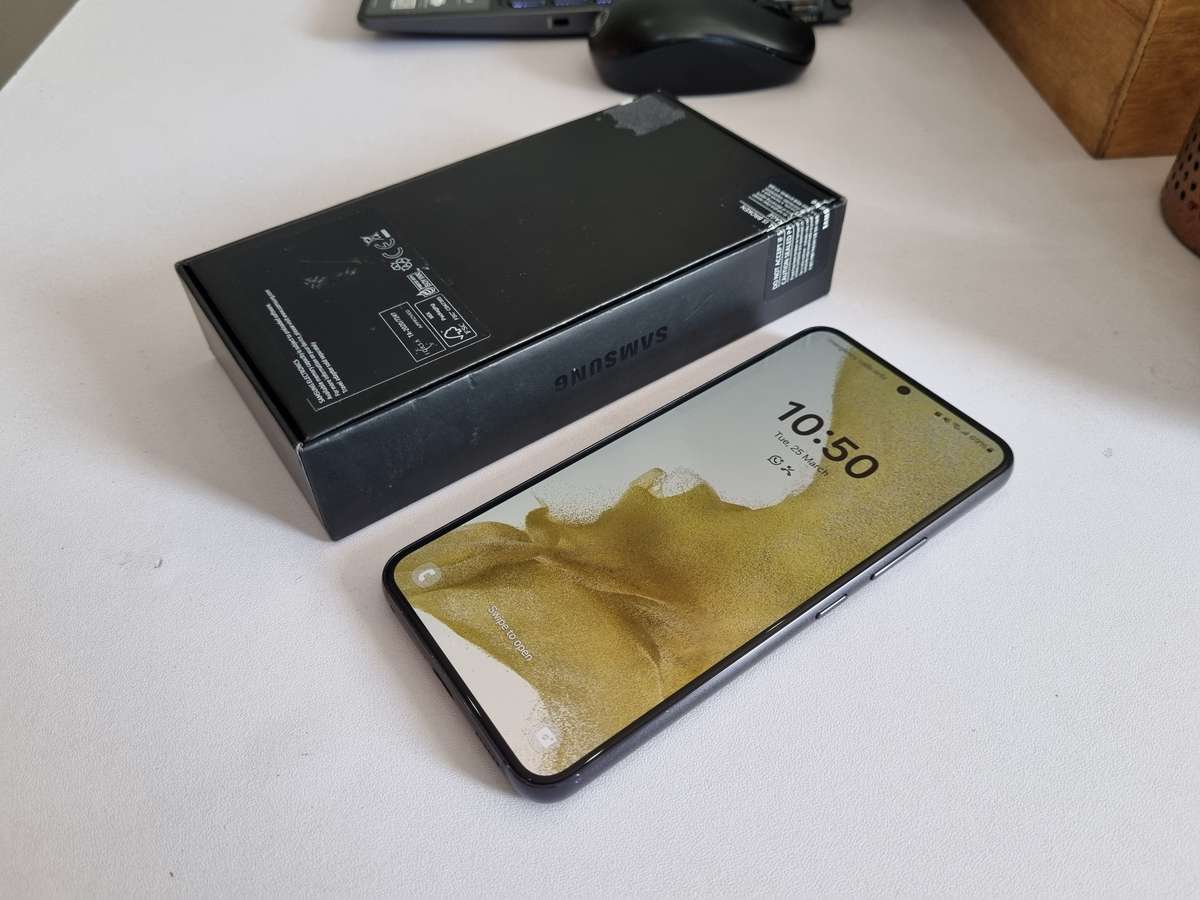 Samsung Galaxy S22 (256GB)