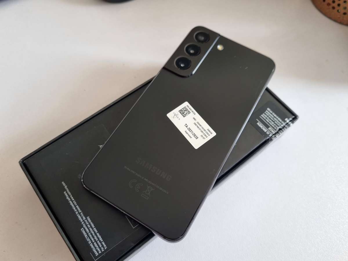 Samsung Galaxy S22 (256GB)