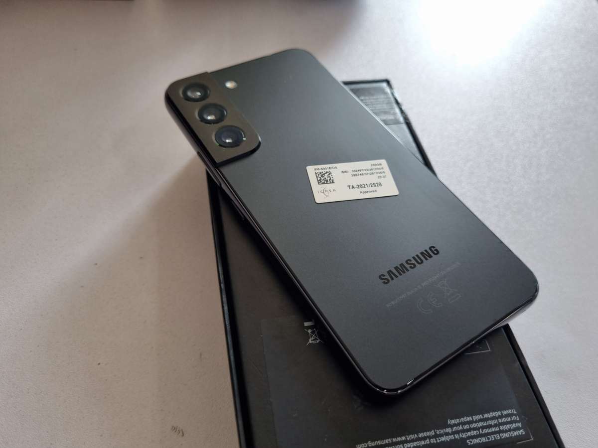 Samsung Galaxy S22 (256GB)