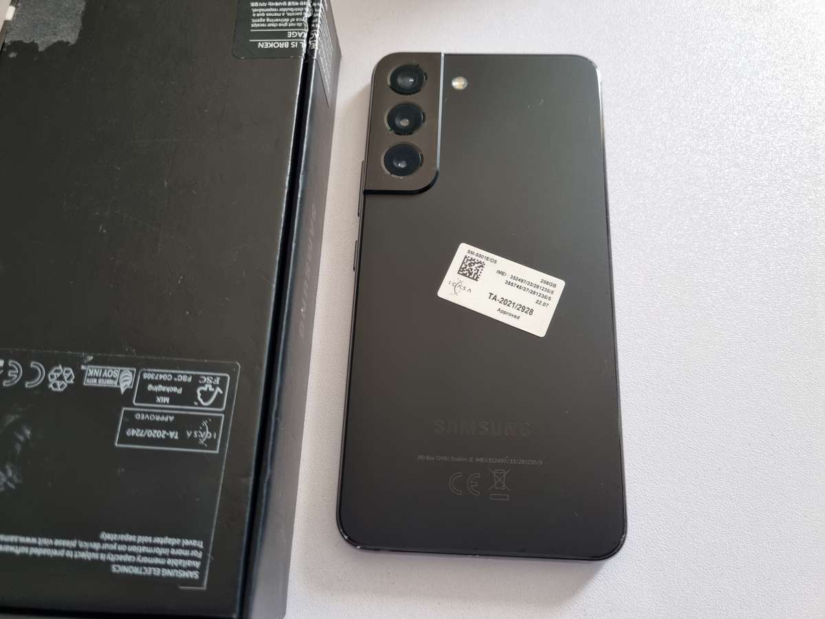 Samsung Galaxy S22 (256GB)