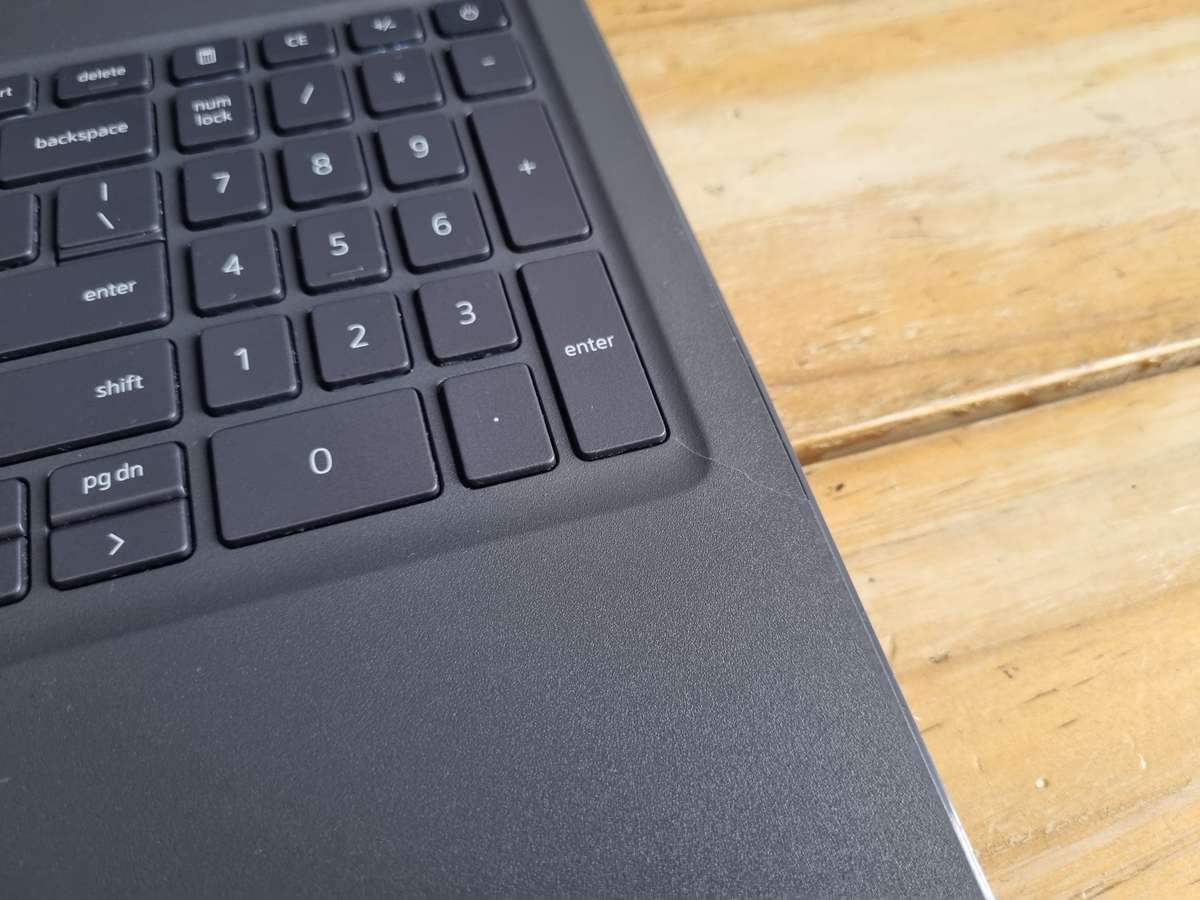 Dell Latitude 3510 Core i7 - 10510U/ 12GB DDR4 RAM/ 256GB NVMe SSD/ 15.6" FHD 1080/ Backlit LED Keys