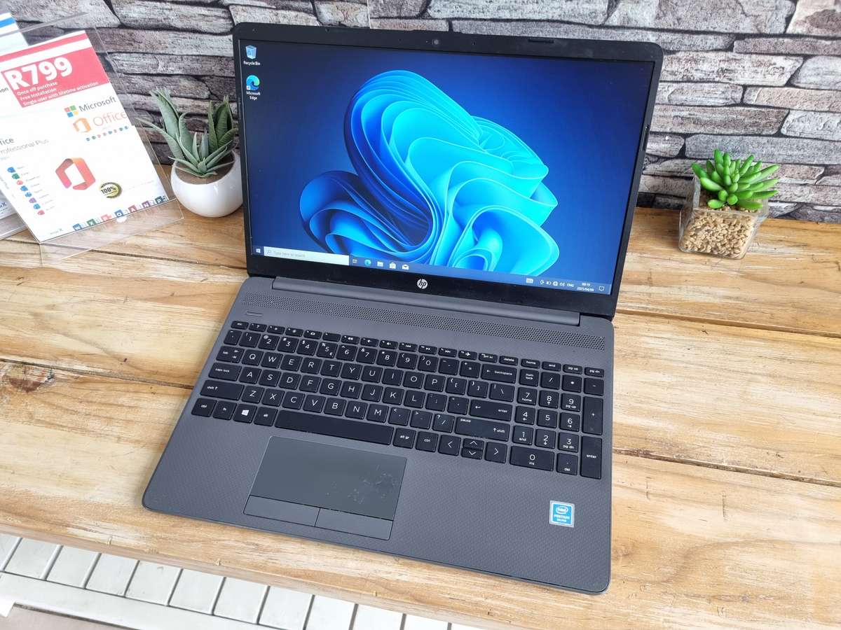 HP Notebook 250 G8 Pentium Silver N5030/ 4GB RAM/ 128GB NVMe SSD/ 15.6" 760p/ Intel UHD Graphics