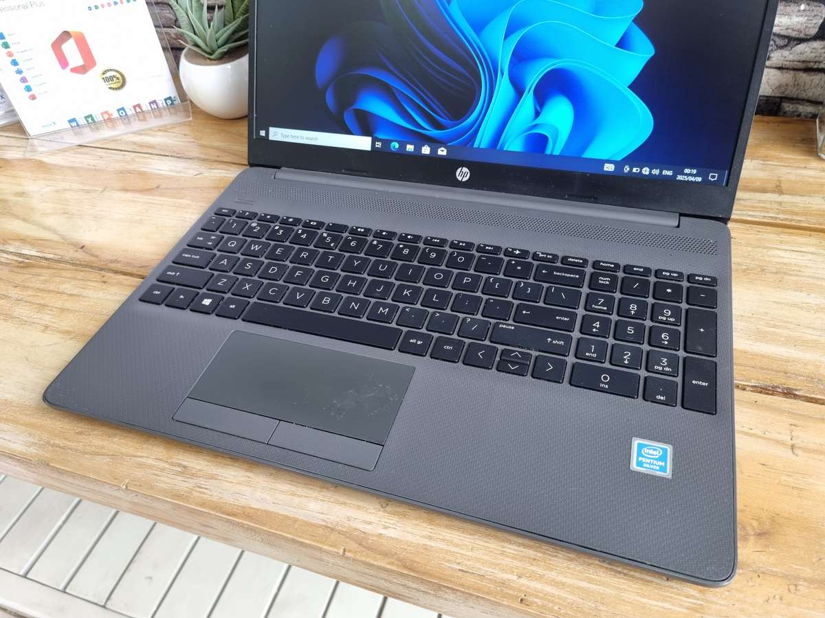 HP Notebook 250 G8 Pentium Silver N5030/ 4GB RAM/ 128GB NVMe SSD/ 15.6" 760p/ Intel UHD Graphics