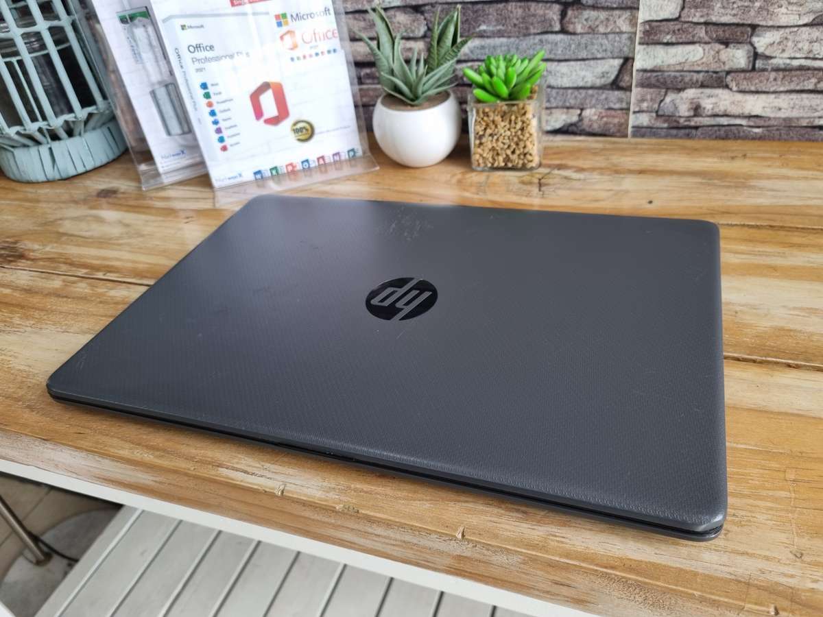 HP Notebook 250 G8 Pentium Silver N5030/ 4GB RAM/ 128GB NVMe SSD/ 15.6" 760p/ Intel UHD Graphics