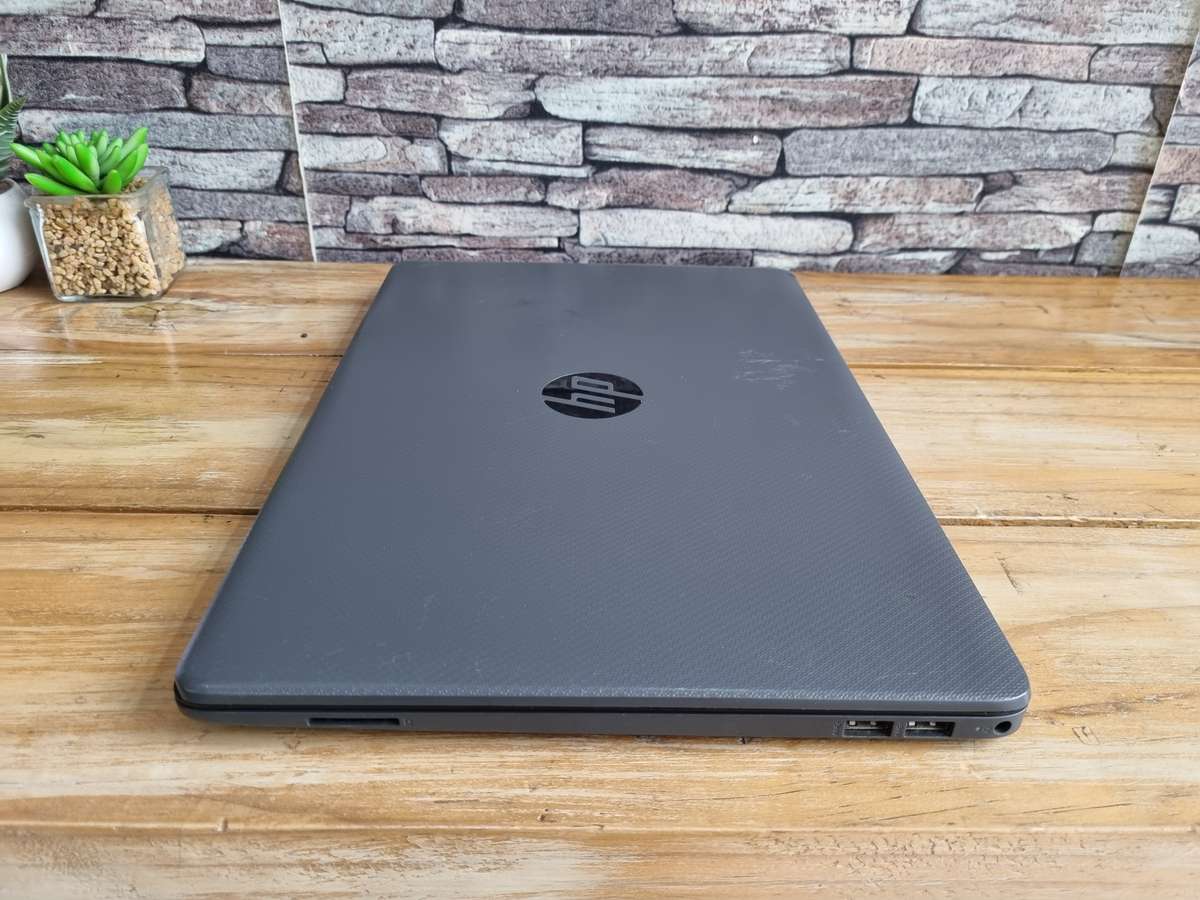 HP Notebook 250 G8 Pentium Silver N5030/ 4GB RAM/ 128GB NVMe SSD/ 15.6" 760p/ Intel UHD Graphics