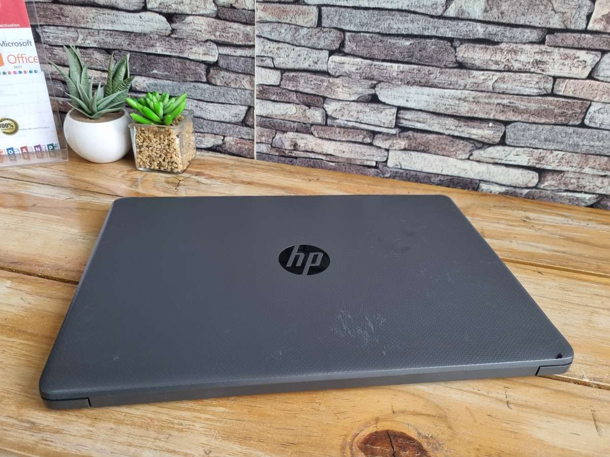 HP Notebook 250 G8 Pentium Silver N5030/ 4GB RAM/ 128GB NVMe SSD/ 15.6" 760p/ Intel UHD Graphics