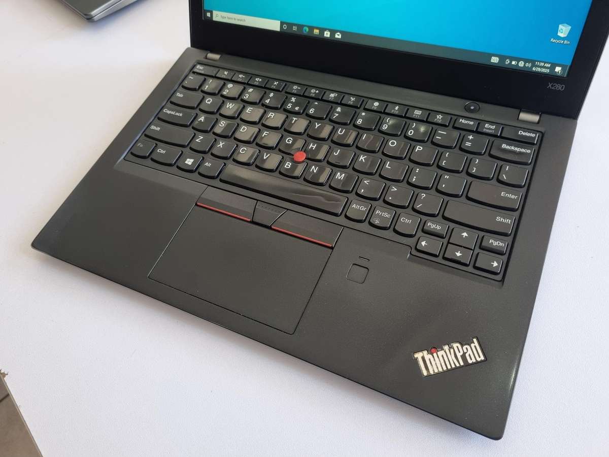 Lenovo ThinkPad X280 Core i5 - 8250U/ 8GB DDR4/ 256GB NVMe SSD/ 13.3" FHD 1080p Display