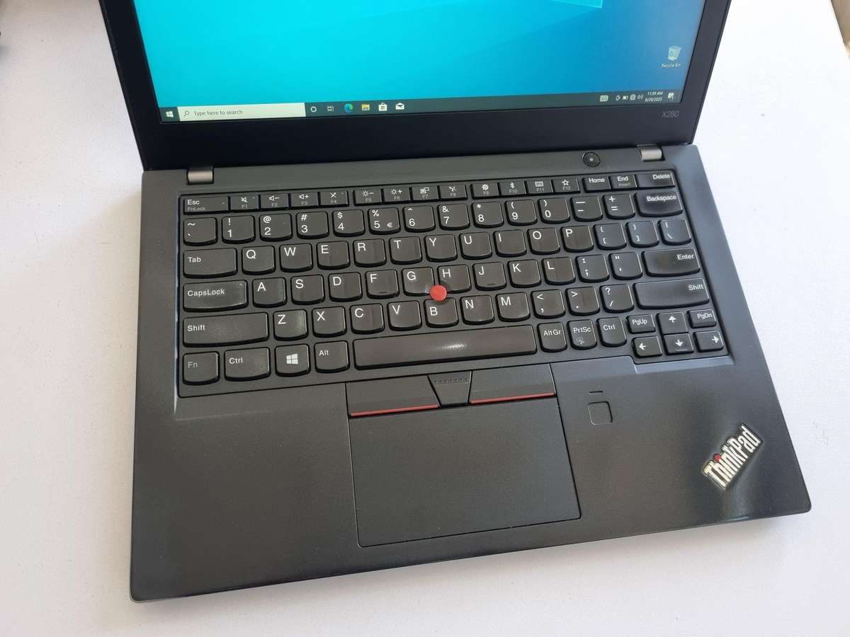 Lenovo ThinkPad X280 Core i5 - 8250U/ 8GB DDR4/ 256GB NVMe SSD/ 13.3" FHD 1080p Display