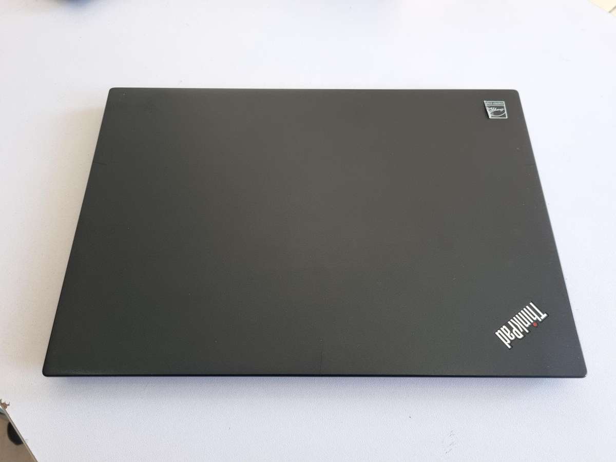 Lenovo ThinkPad X280 Core i5 - 8250U/ 8GB DDR4/ 256GB NVMe SSD/ 13.3" FHD 1080p Display