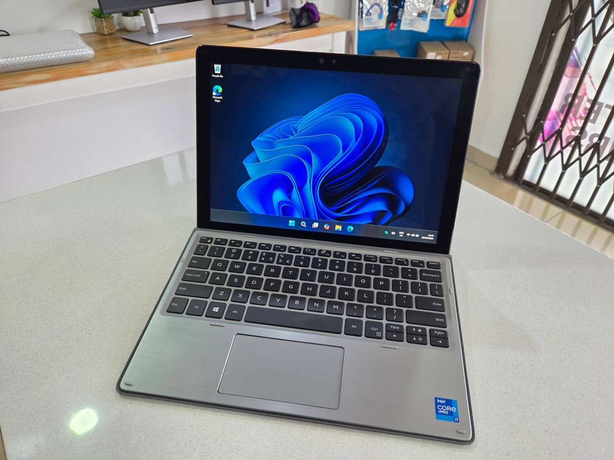 Dell latitude 7210 2-in-1 Ultrabook Core i7 - 10610U/ 16GB DDR4 RAM/ 512GB SSD/ FHD Touch Screen