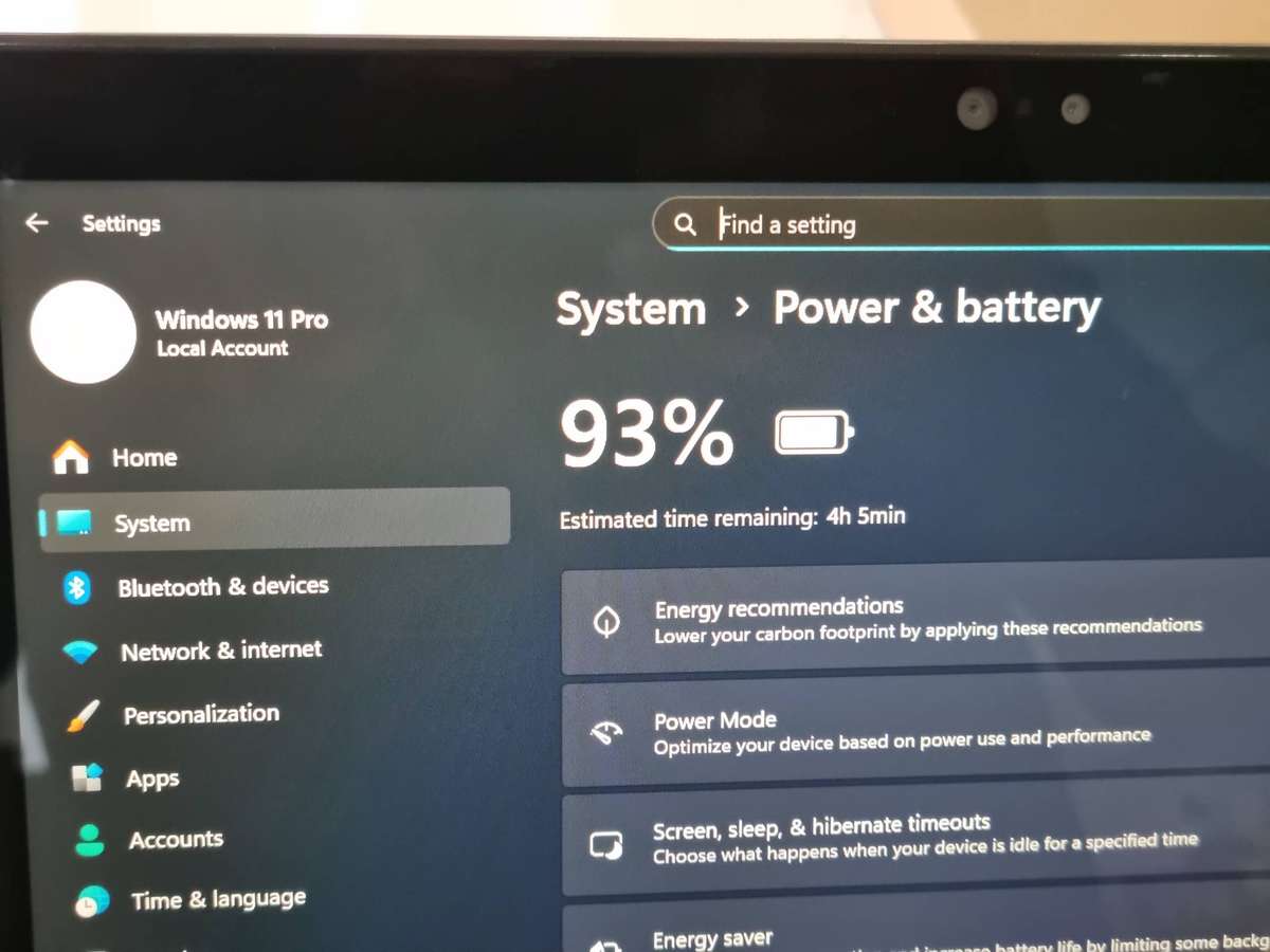 Dell latitude 7210 2-in-1 Ultrabook Core i7 - 10610U/ 16GB DDR4 RAM/ 512GB SSD/ FHD Touch Screen