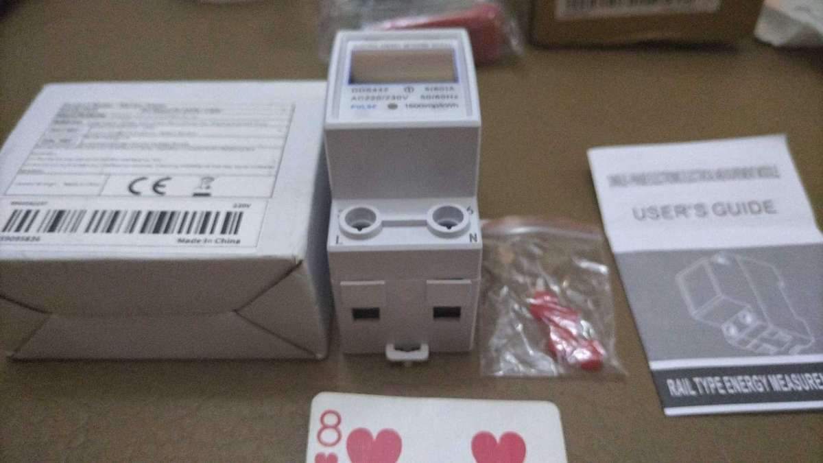 Electronic single phase electricity meter suitable to install in a DB box or open din rail