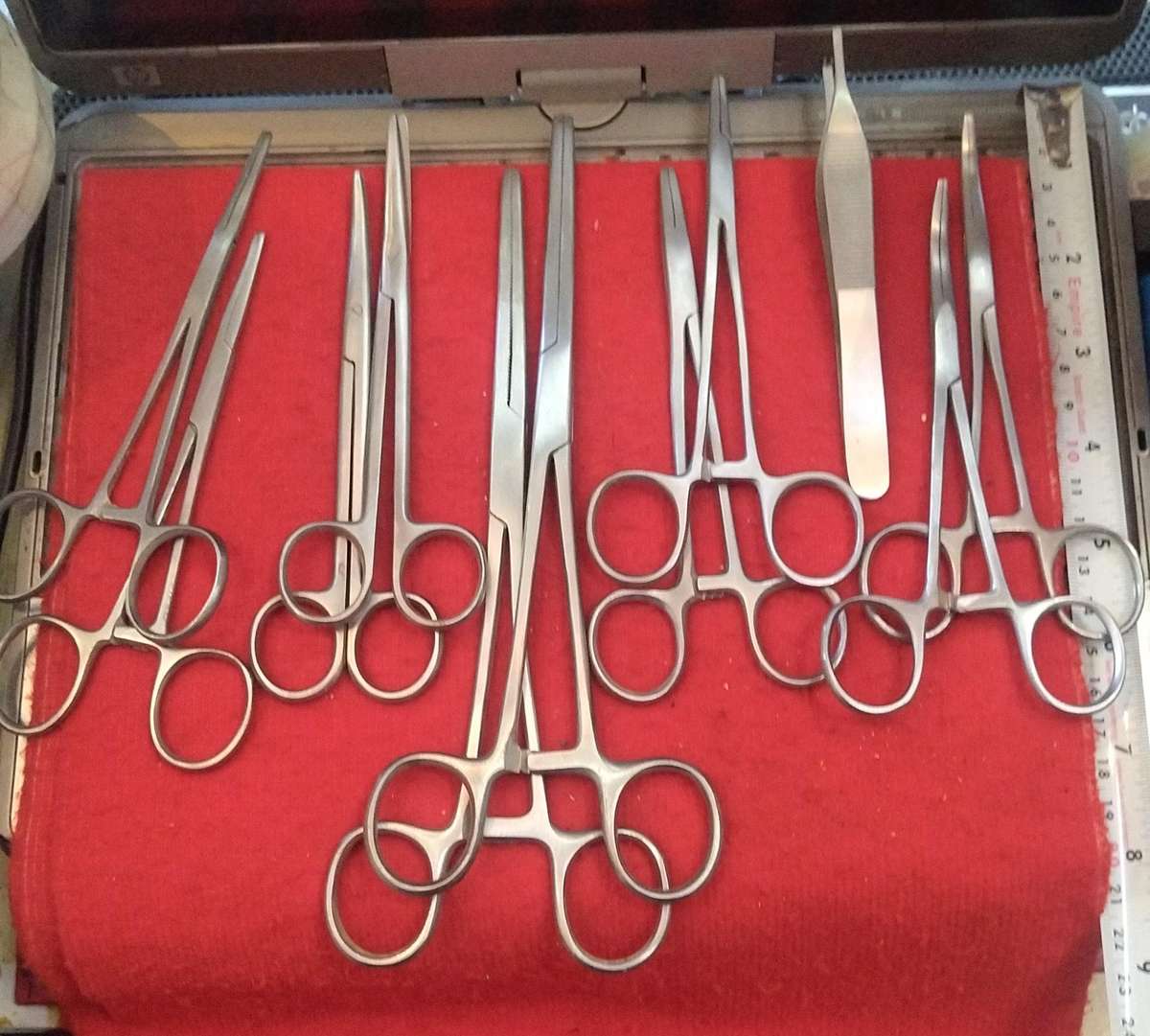 1 lot of 11 assorted steel surgical instruments