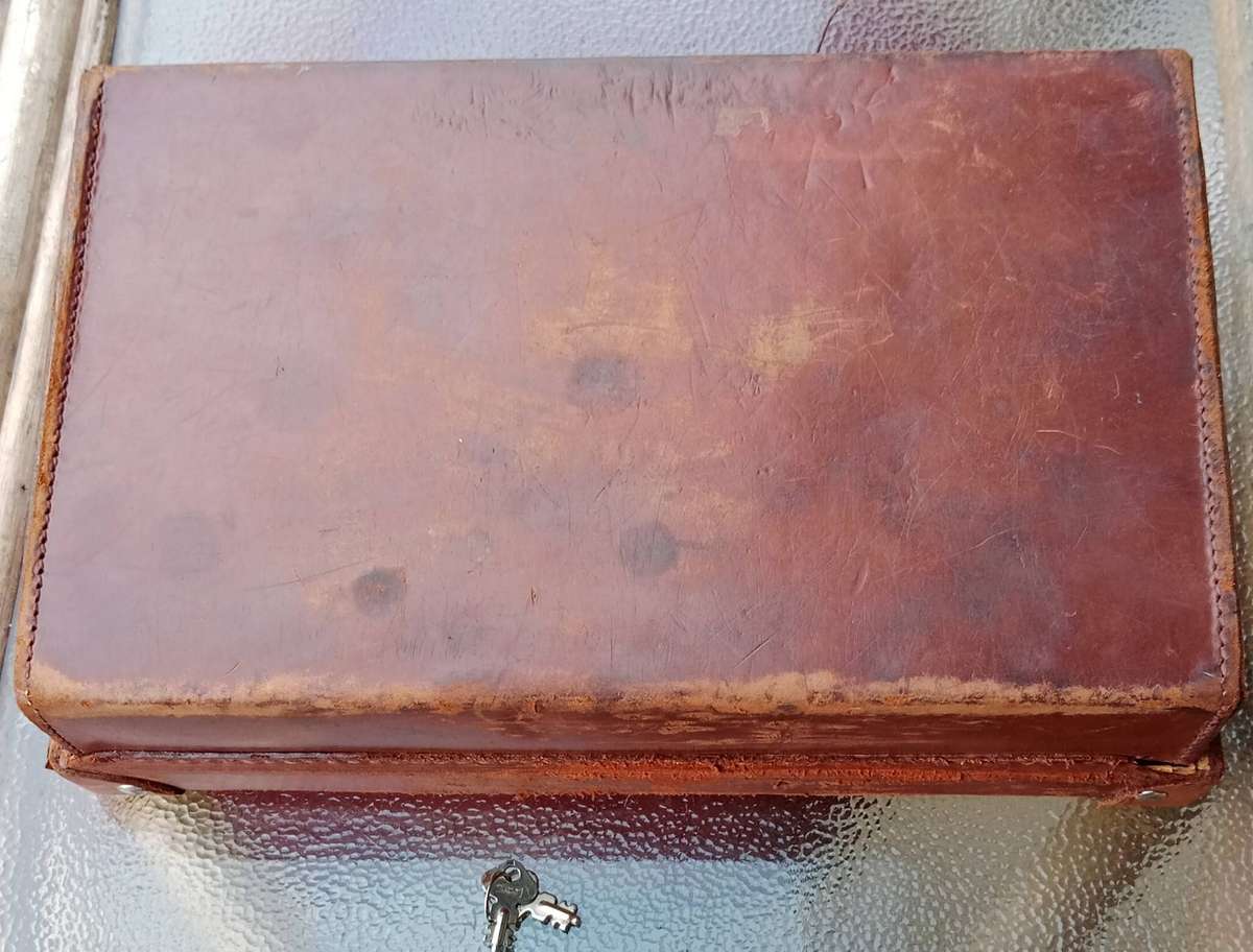 1950s Vintage Brown leather case 36x22x9cm in great condition and still has keys