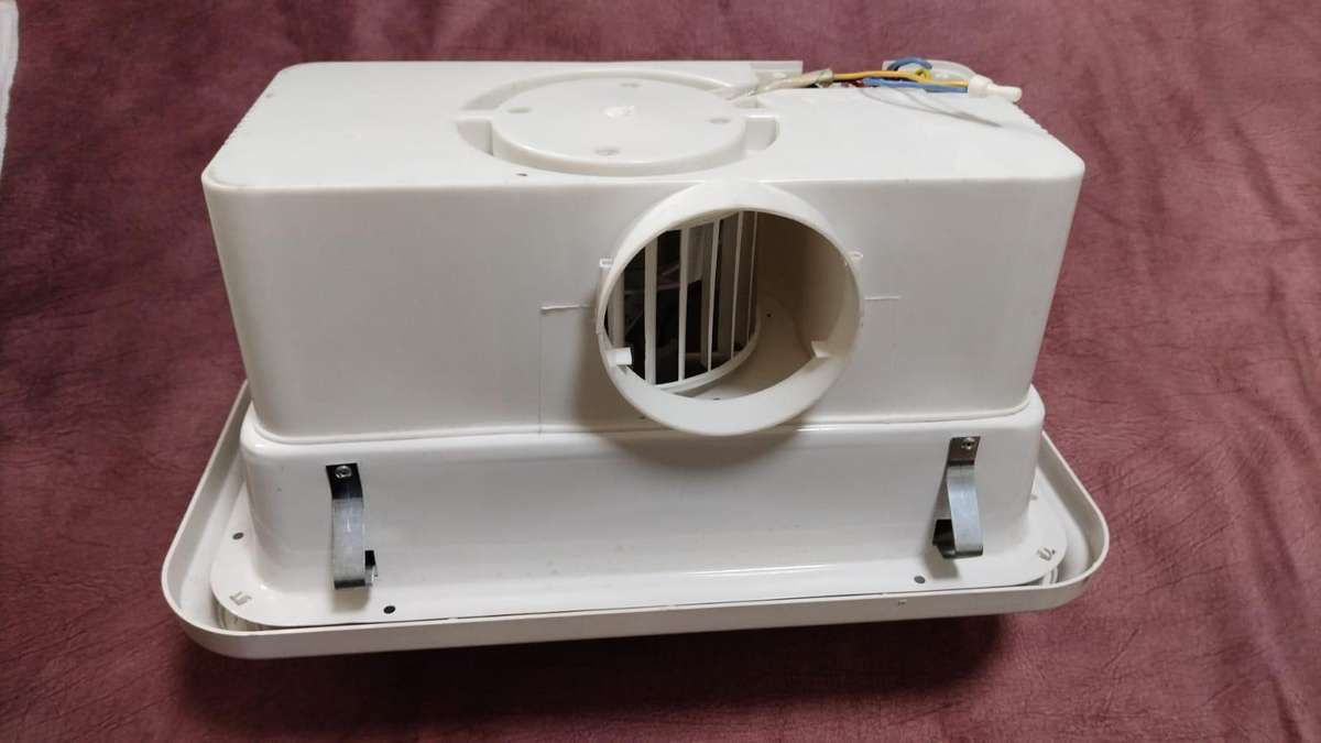 Eurolux ceiling mount 3 in 1  bathroom warmer/light/extractor fan