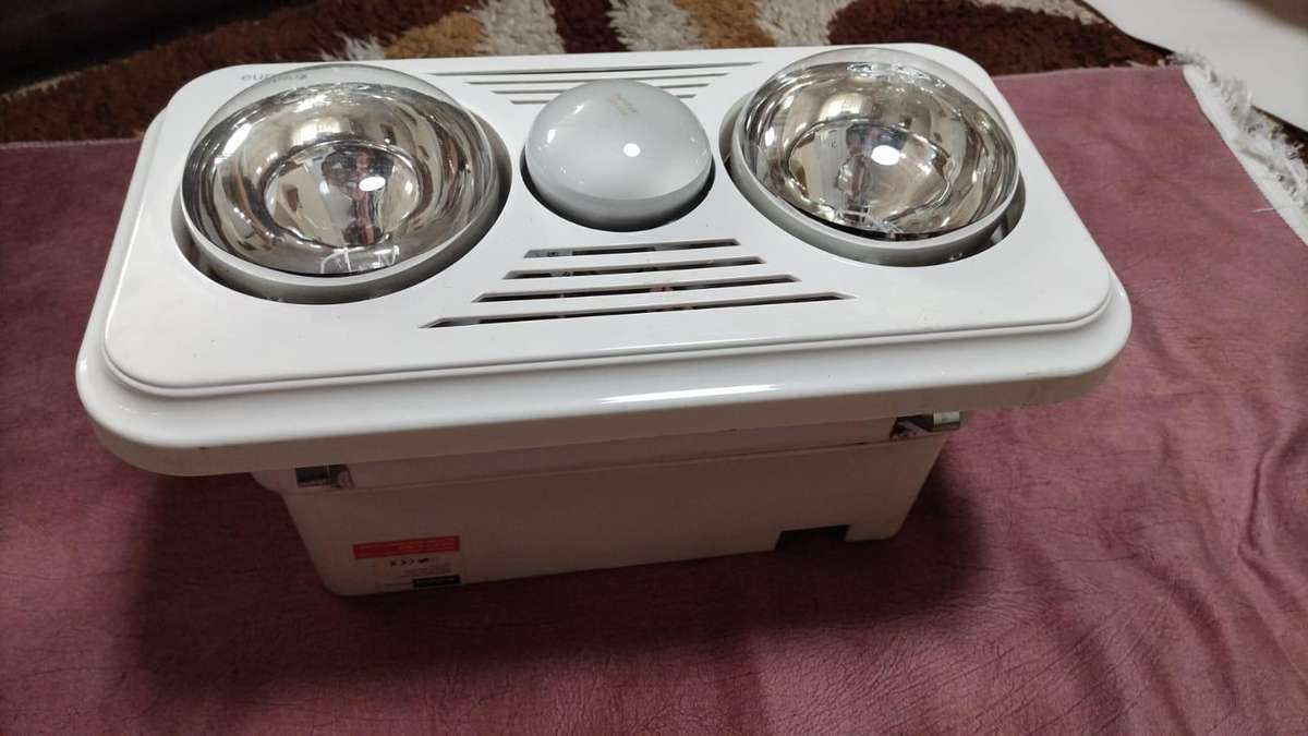 Eurolux ceiling mount 3 in 1  bathroom warmer/light/extractor fan