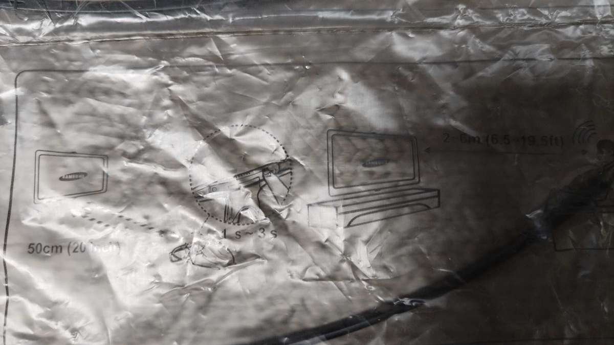 A pair of Samsung SSG-5100GB 3D glasses