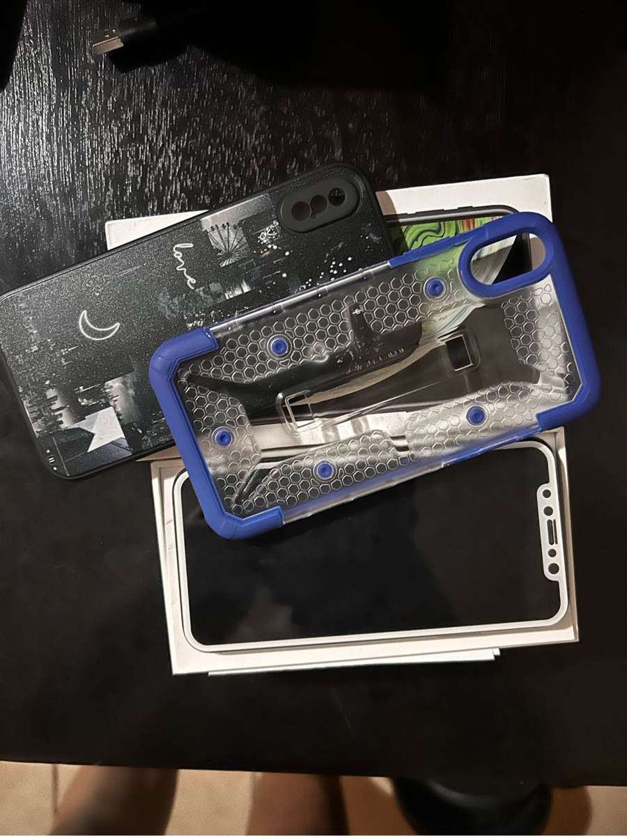 Iphone xs 256gb *refurbished*