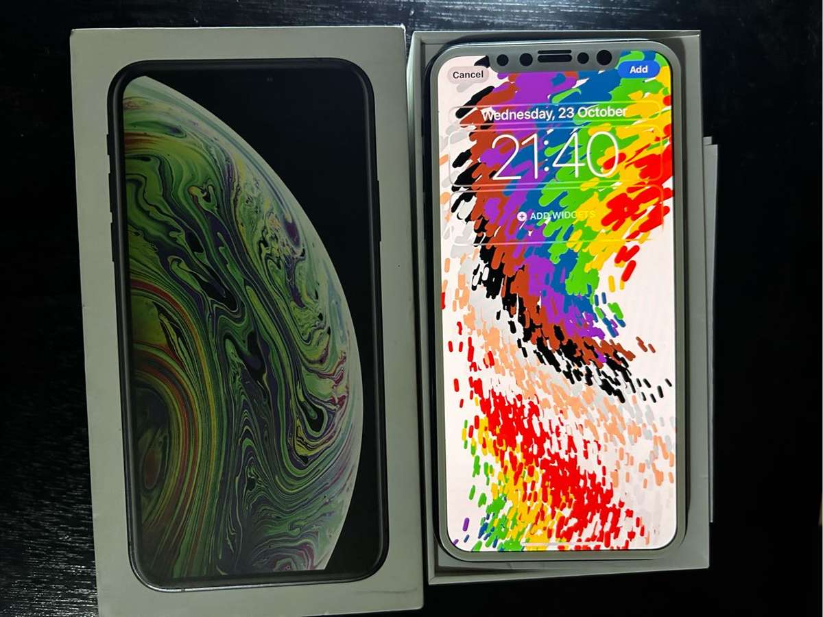 Iphone xs 256gb *refurbished*