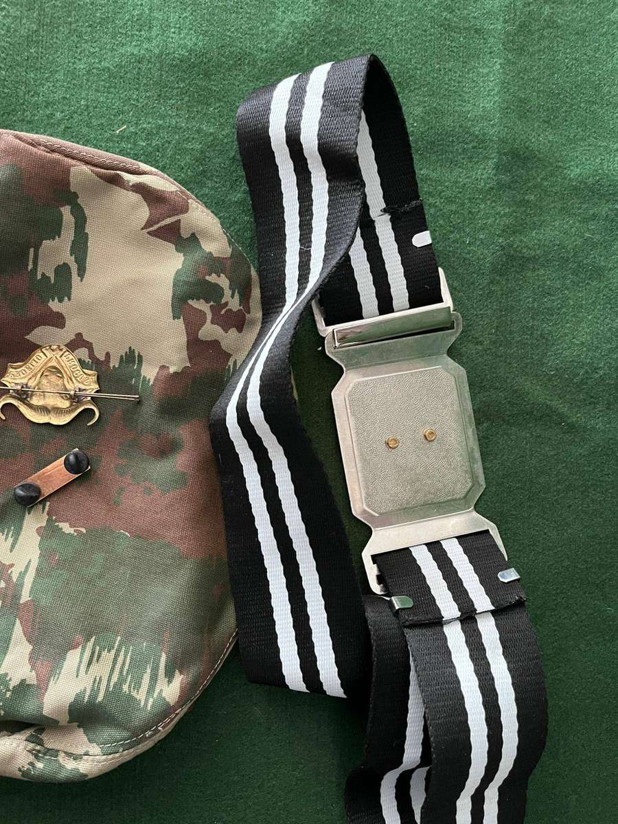 32 Battalion Beret / Badge / Balkie and stable belt