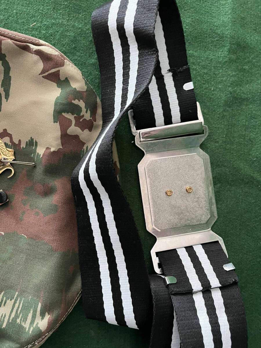 32 Battalion Beret / Badge / Balkie and stable belt