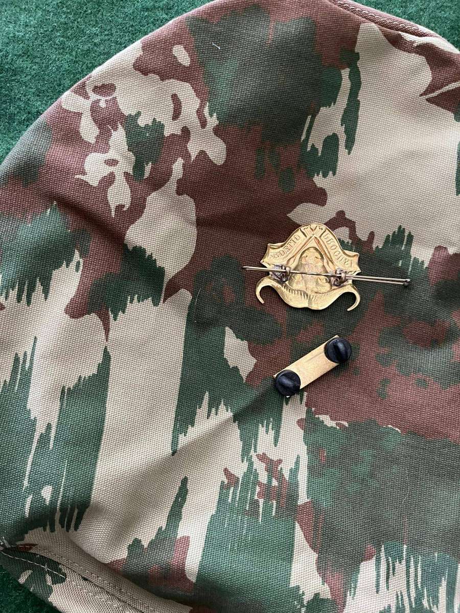 32 Battalion Beret / Badge / Balkie and stable belt