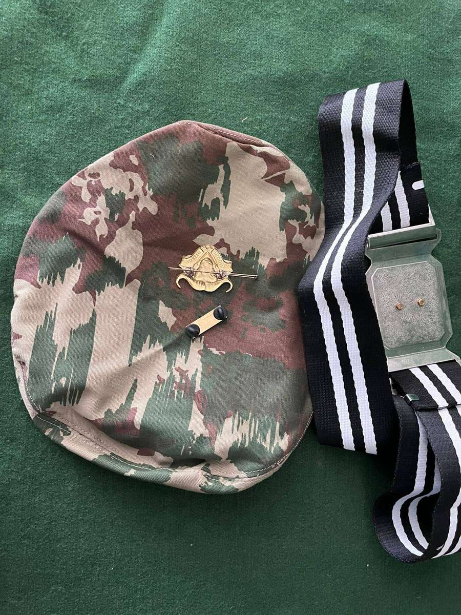32 Battalion Beret / Badge / Balkie and stable belt