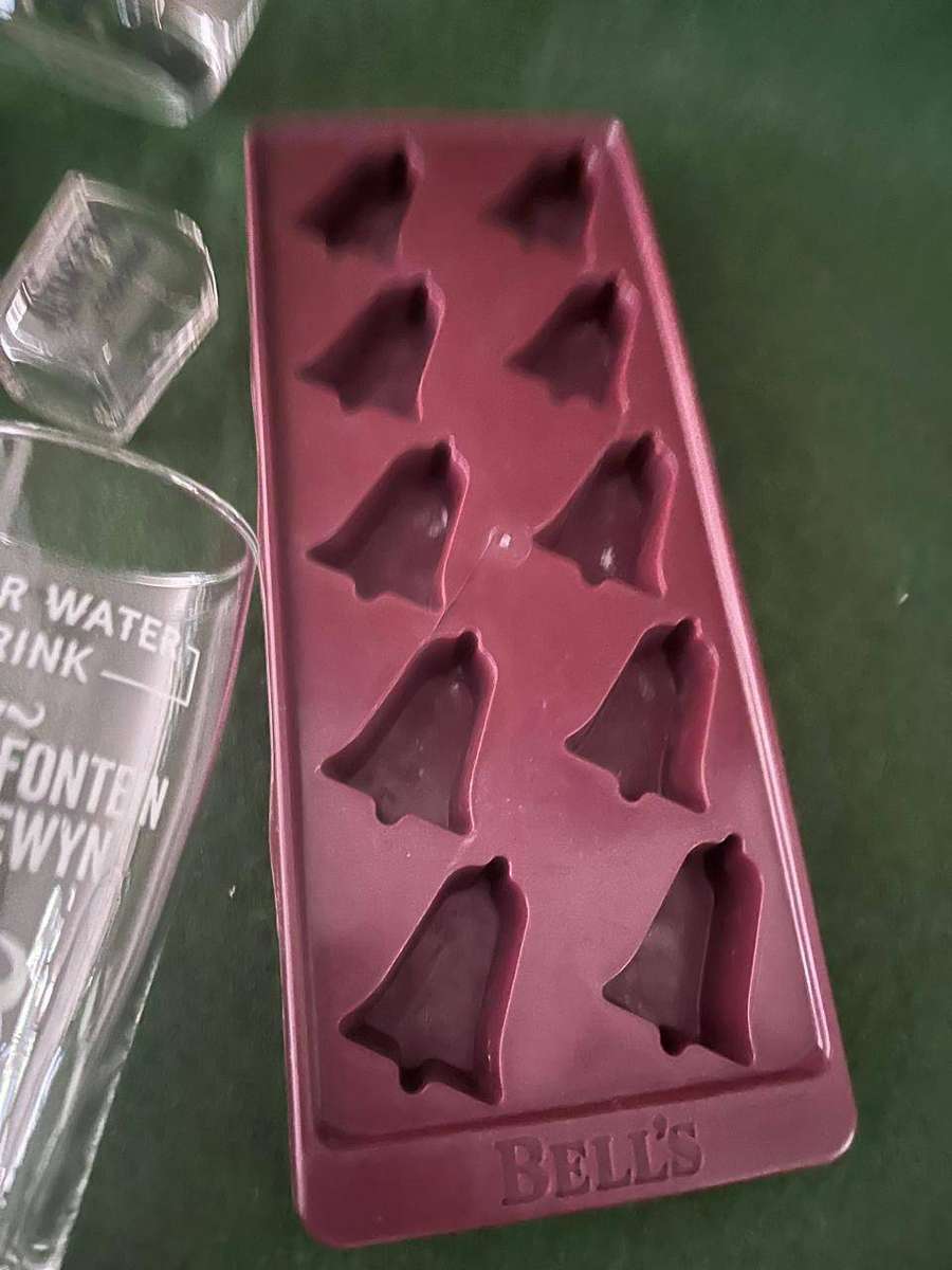 Bar Accessory items : Ice Tray / Glasses