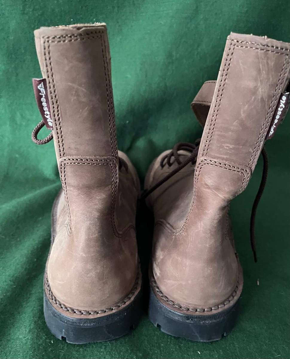 Outdoor Boots : Freestyle Mens Bush Ankle boots : Size 11 - excellent condition - never been worn.
